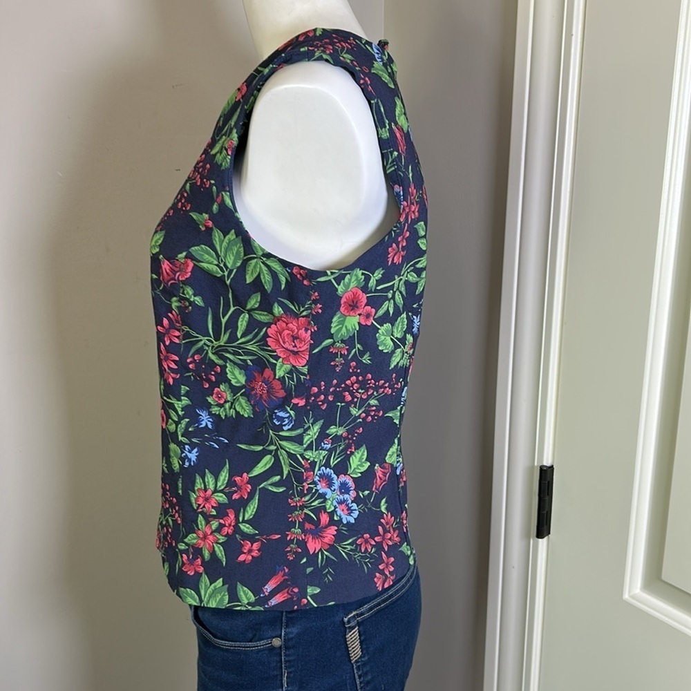 J McLaughlin Layne Top Amelia Floral Navy Blue Sleeveless Back Zip Sz 10 - Picture 5 of 12